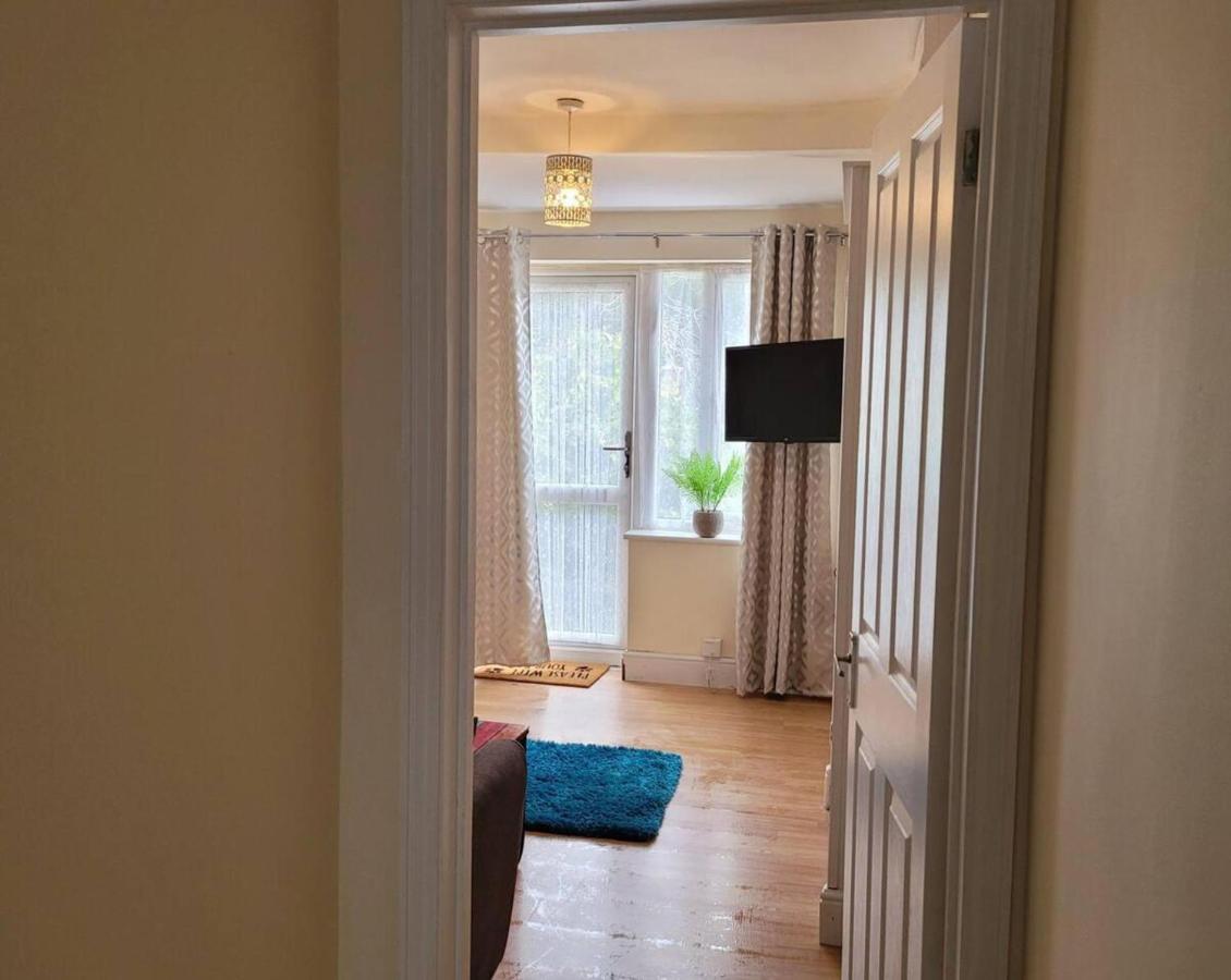 Cozy Central One Bedroom Flat Reading Exterior foto